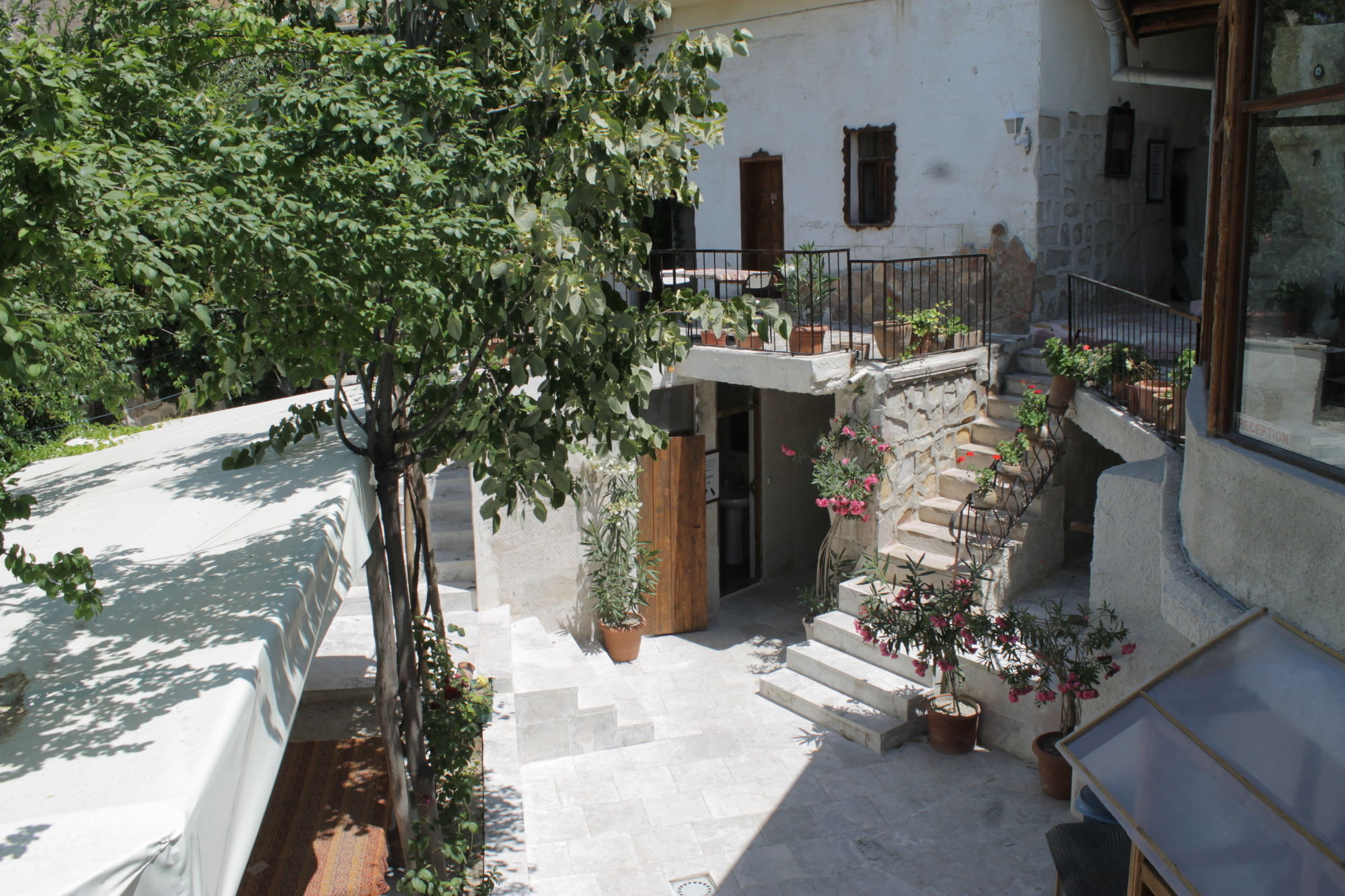 Yasin'S Place Backpackers Cave Hostel Göreme Esterno foto