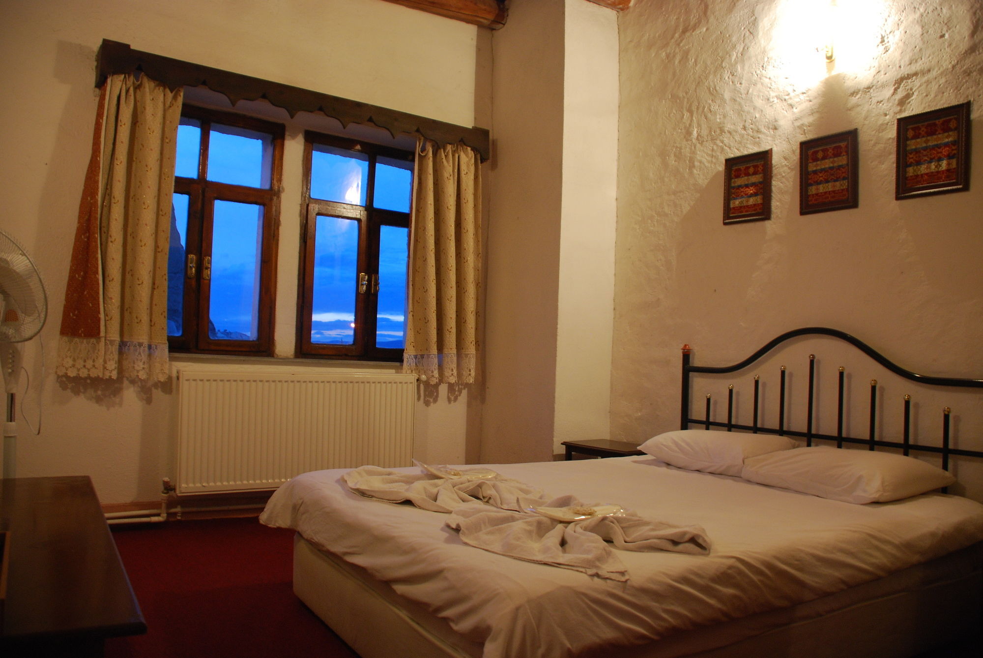 Yasin'S Place Backpackers Cave Hostel Göreme Esterno foto